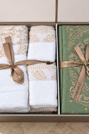8 PIECE GIFT SET | EXCLUSIVE DESIGNS | 2 BATH TOWELS | 2 HAND TOWELS | 1 BEDSHEET | 2 EMBROIDERED PILLOWS
