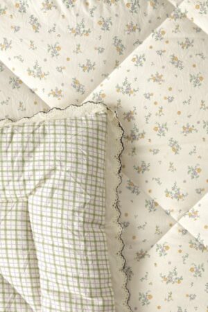 PINTEREST BEDDING | KING SIZE | CHICKEN LACE | 4 PIECE SET | IVORY & CHECKS
