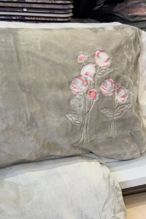 CLASSIC | WINTER BEDSHEET | KING SIZE | DESIGNER PILLOW CASES | EMBROIDERY | PISTA