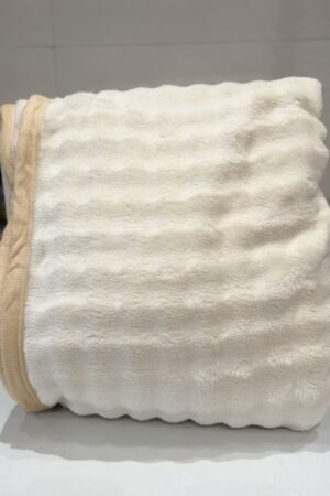 LIGHT FUR | AC BLANKET | DOUBLE BED | BUBBLE EFFECT | WHITISH